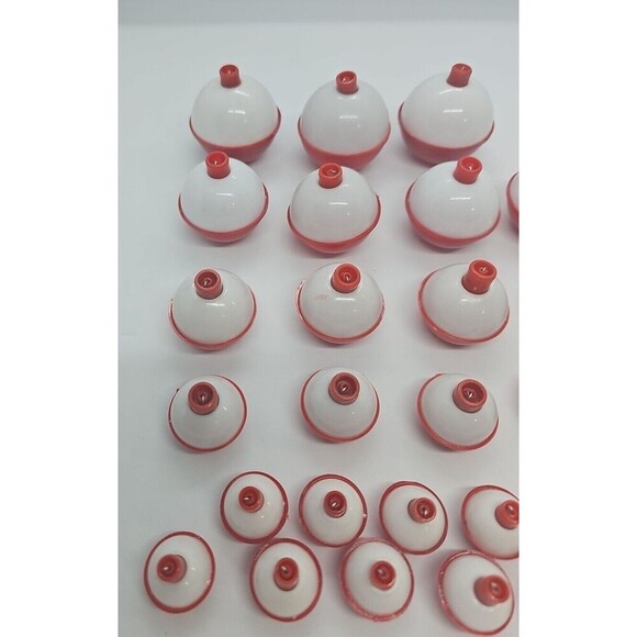 FISHING 34 Bobbers Red White Plastic SNAP ON FLOAT Assorted Sizes New - Picture 8 of 8
